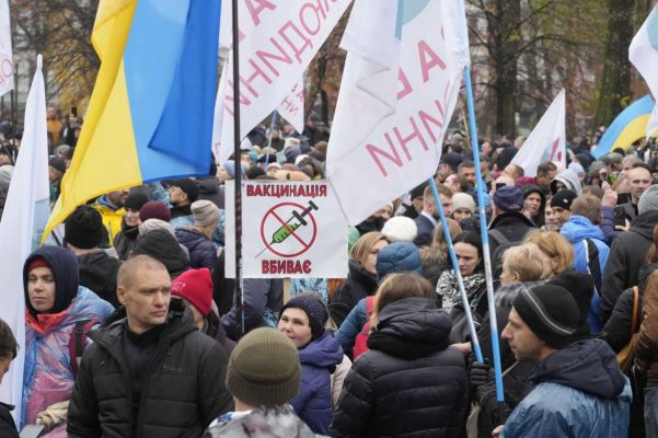 Protesta në Ukrainë kundër vaksinimit me detyrim dhe masave kufizuese