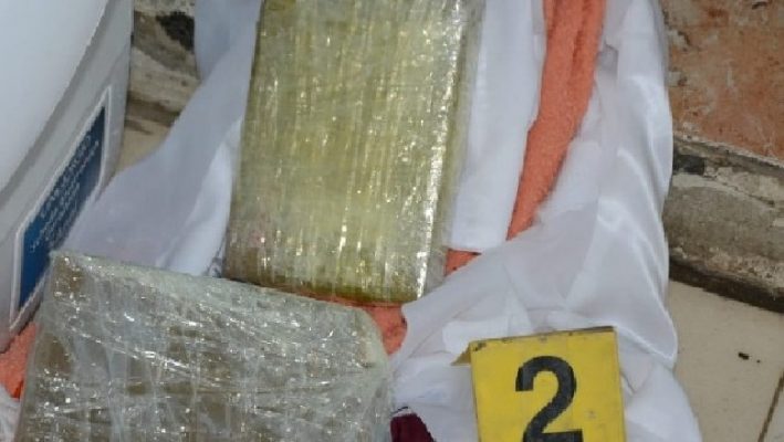 Kapen 35 pako me kokainë brenda një makine me targa shqiptare në kufirin mes Malit të Zi dhe Kroacisë