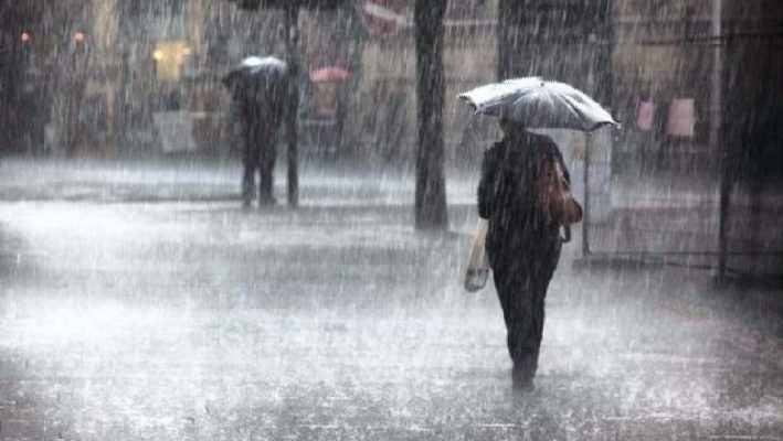 Parashikimi javor/ Rrufe, stuhi shiu, breshër dhe ulje temperaturash, si do të jetë moti “Ditën e Verës”