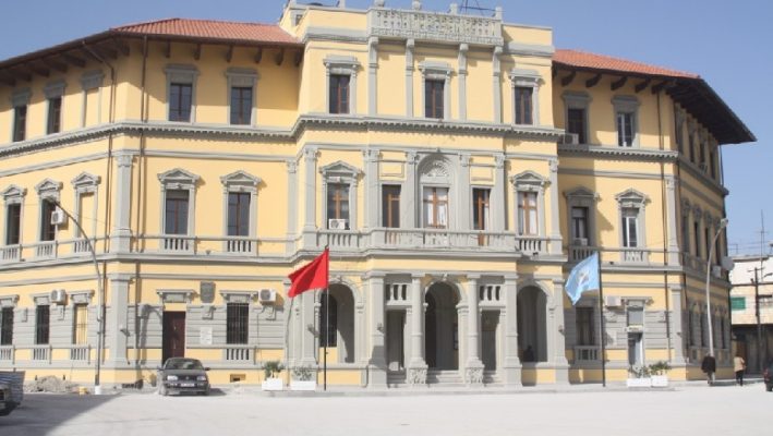 Arrestohet Shefi i Urbanistikës dhe një specialist në Bashkinë e Vlorës