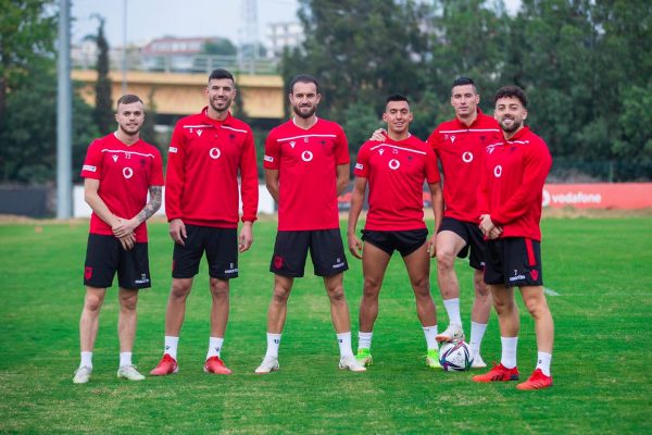 Shqipëria mbërrin në Londër/ Sot stërvitja e fundit në Wembley, Broja bashkohet me ekipin