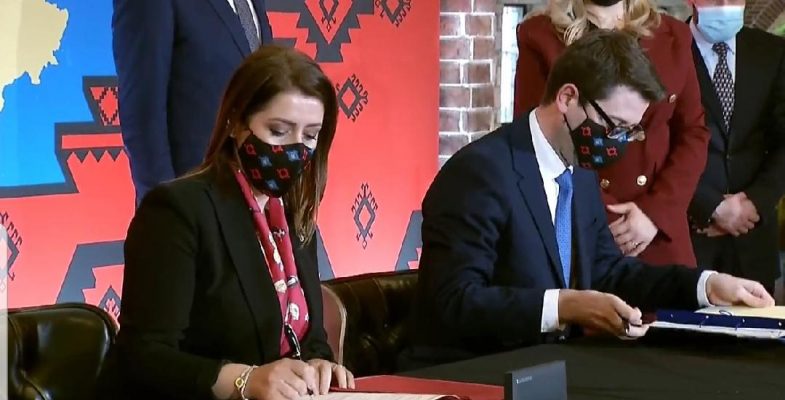 Shqipëri-Kosovë/ Manastirliu-Murati nënshkruajnë marrëveshjen për mbrotjen e fëmijëve jetimë