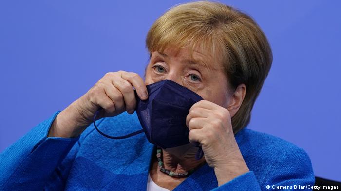 Merkel: “Nëse shtohen shtrimet, do të vendosim kufizime për të pavaksinuarit