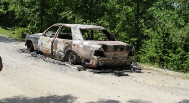 Vrasja e ish-policit, gjendet një makinë e djegur pranë lumit në Laç