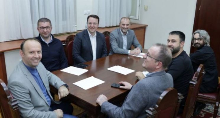 Shkup/ Opozita arrin marrëveshjen për një shumicë të re parlamentare
