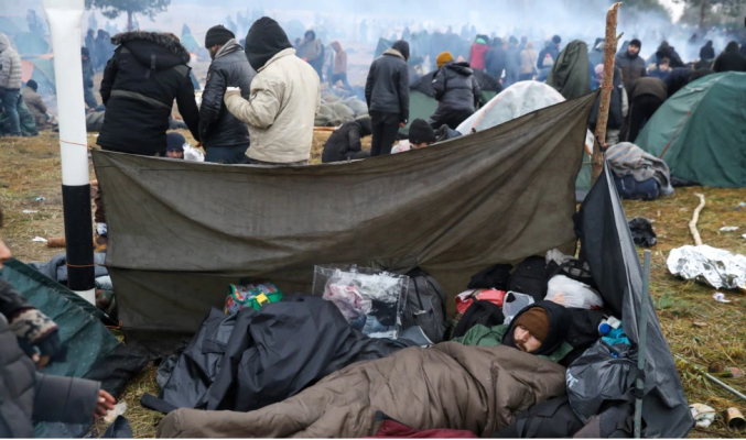 Vazhdojnë vuajtjet e mijëra emigrantëve në kufirin Poloni-Bjellorusi