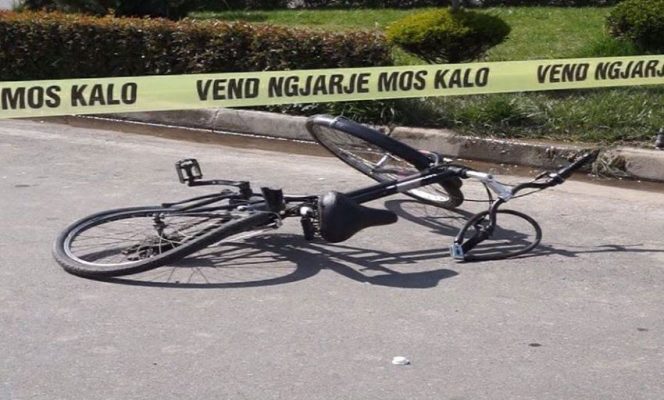 E rëndë në Tiranë / Rëzohet nga biçikleta dhe vdes 17-vjeçarja