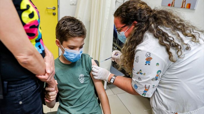 Izraeli autorizon vaksinat për fëmijët nga 5-11 vjeç