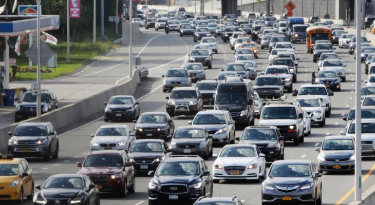 Shoferët në New York pritet të paguajnë tarifë për ndotjen dhe bllokimin e trafikut