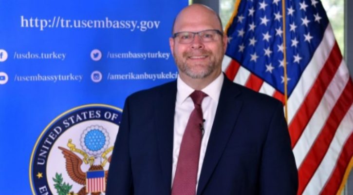 Ambasadori i ri i SHBA në Kosovë/ Xhefri Hovenier merr konfirmimin e senatit amerikan