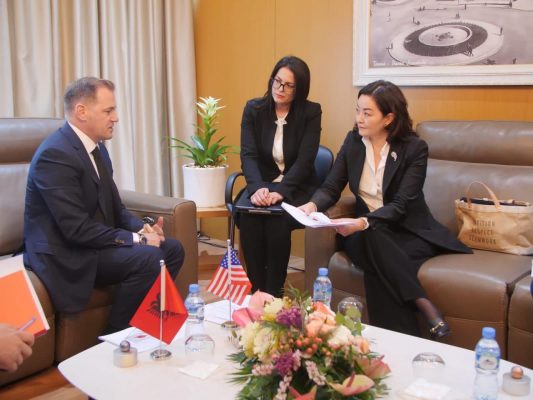 Ambasadorja Kim: SHBA-Shqipëri, bashkëpunim për të lehtësuar lëvizjen legjitime të mallrave