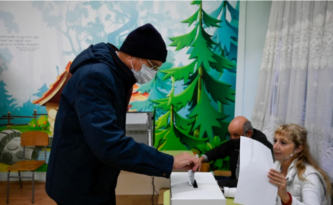 Bullgarët votojnë për zgjedhjen e presidentit