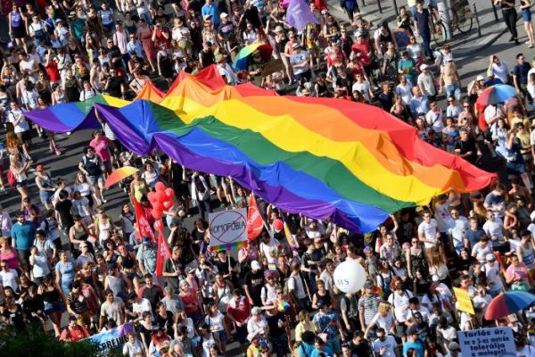Ekspertët evropianë: Ligjet për LGBT në Hungari shkelin standardet ndërkombëtare