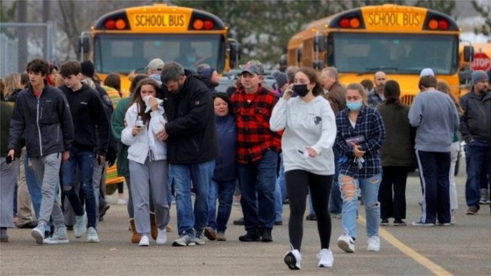Rëndohet bilanci i nxënësve të vdekur pas të shtënave me armë në shkollën e mesme