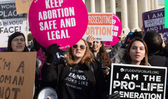 Rihapet debati për abortin në Shtetet e Bashkuara
