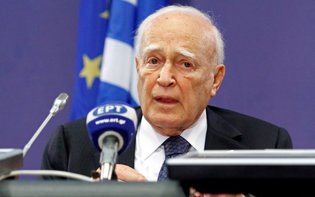 Shuhet ish-Presidenti grek/ Karolos Papulias ndërroi jetë në moshën 92-vjeçare