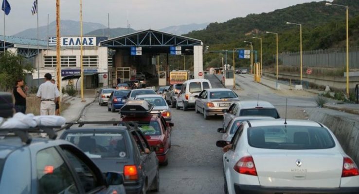 Greqia mbyll kufijtë për vendet e treta, ja rregullat për shqiptarët