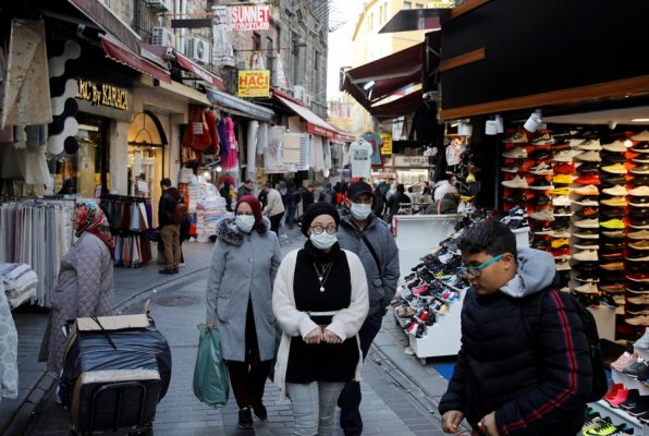 Turistët bullgarë dynden në Turqi, shkak kriza ekonomike që ka prekur vendin