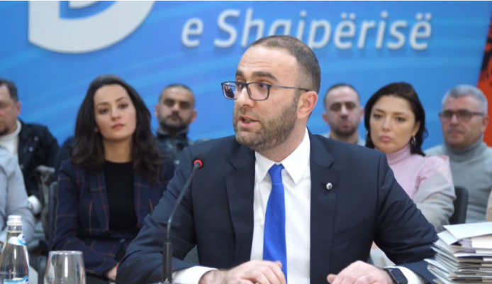 Bardhi nxjerr shifrat: Sa delegatë firmosën për Kuvendin e datës 18