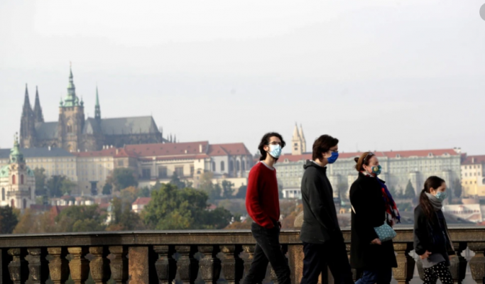 Shtrëngohen masat kundër COVID-19 në Çeki