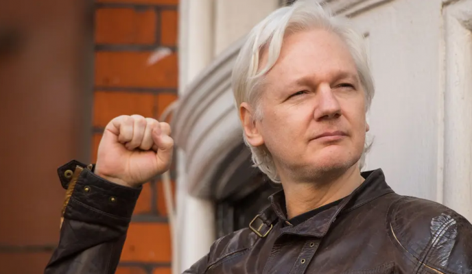 Julian Assange mund të ekstradohet në SHBA për t’u përballur me akuzat për spiunazh