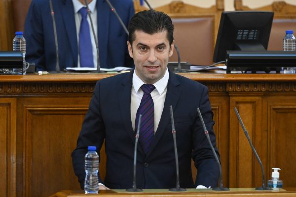 Kiril Petkov zgjidhet kryeministër i Bullgarisë