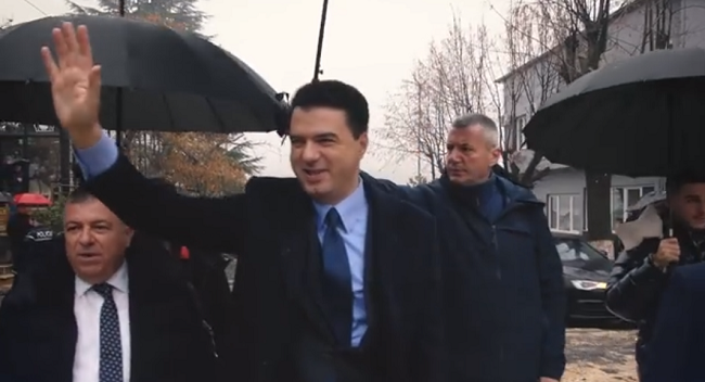 Video/ Basha shpreh impresionet e takimit në Dibër: Mirënjohje demokratëve