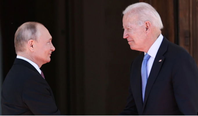 Biseda Biden-Putin/ Kremlini nuk heq dorë nga garancitë që kërkon për Ukrainën
