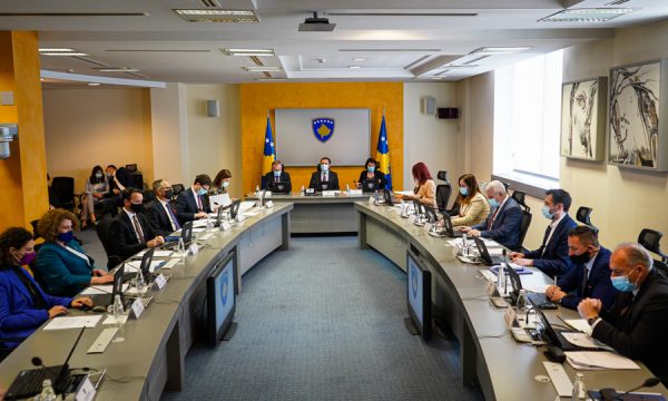 Qeveria e Kosovës ndan 75 mln euro për subvencionimin e energjisë për qytetarët dhe bizneset