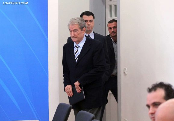 Sot skadon ultimatumi i Berishës: Basha duhet ta boshatisë zyrën deri në mesnatë