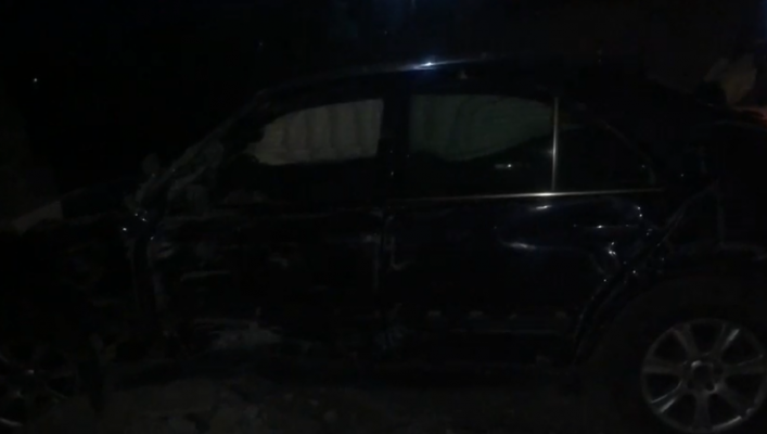 Aksident i rëndë në Lazarat/ Makina përplaset me murin rrethues të një shtëpie