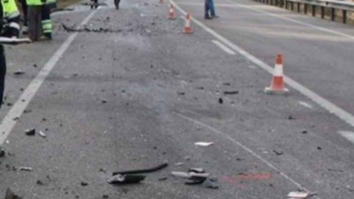 Aksident në Tiranë/ Shoferja humb kontrollin e mjetit, plagoset pasagjerja