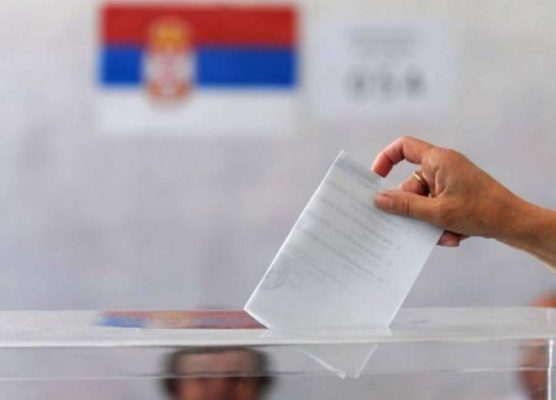 Serbët ndryshojnë Kushtetutën/ 60 % e qytetarëve votojnë pro në Referendum