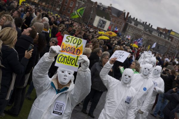 Holanda ndizet nga protestat/ Tubime kundër izolimit edhe në Francë e Gjermani