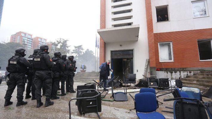 Prokuroria kërkon burg për 25 protestuesit e arrestuar, mes tyre shtetas nga Kosova dhe MV