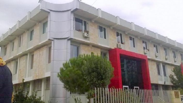 Prona në Dhërmi e apartamente në Tiranë, sekuestrohen pasuritë e një personi