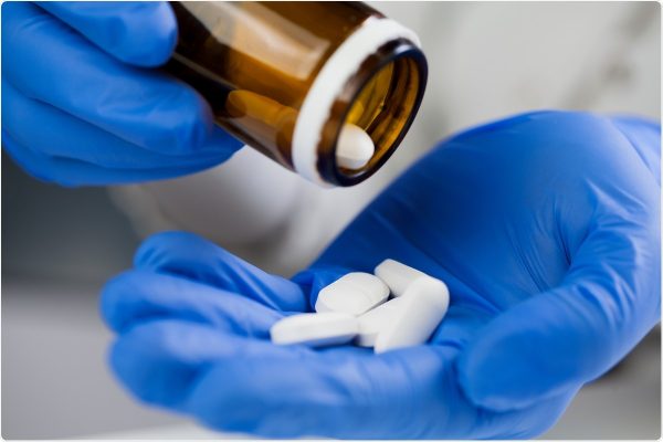 BE miraton përdorimin e ilaçit “Paxlovid” në shtëpi kundër Covid-19