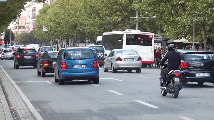 Nga gjobat e rënda tek heqja e lejes së qarkullimit, kufizimet e reja të Bashkisë së Tiranës për automjetet