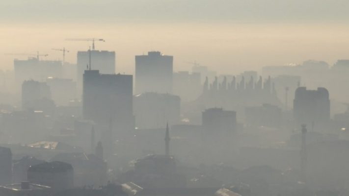 Smogu/ Mbi 2 milionë fëmijë vuajnë nga Astma kronike si pasojë e ajrit të ndotur