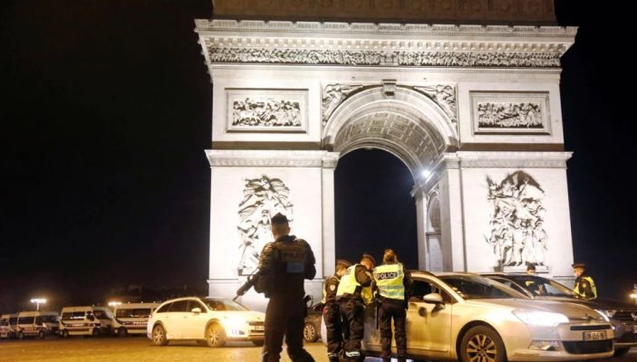 Franca ndalon anëtarët e grupit të ekstremit të djathtë