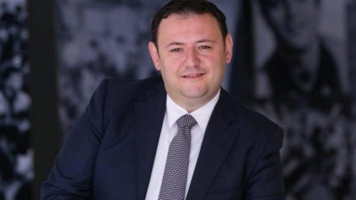 Endri Hasa: Turpi i 8 janarit do t’i ngelet Berishës’