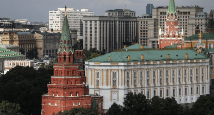 Zyrtari amerikan: Rusia mund ta pushtojë Ukrainën “në çdo çast”