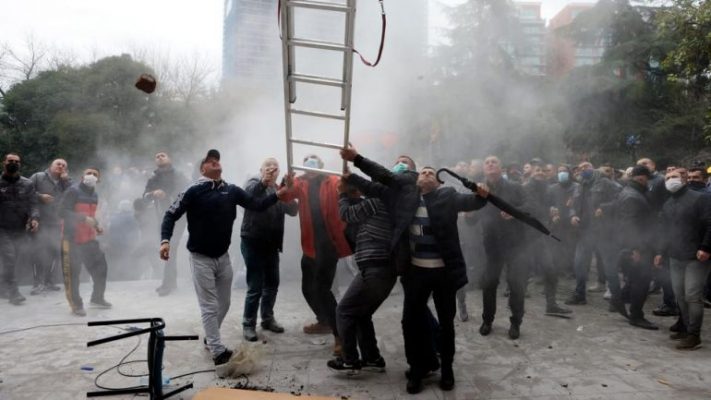 Berisha mohoi dhunën në protestën e 8 janarit/ PD publikon videon: Mashtrues kronik!