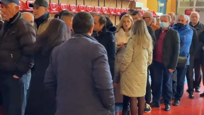 Pjesëmarrje masive/ Shtyhet deri në orën 18:00 procesi i votimit në Shkodër