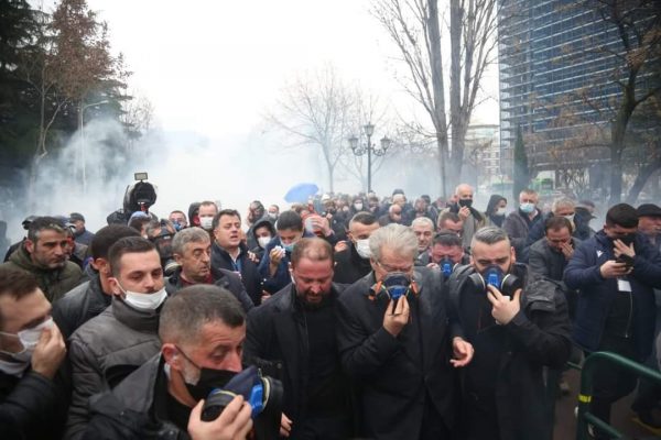 Pas protestës së dhunshme në PD, Berisha: Asgjë nuk mund të pengojë revolucionin paqësor