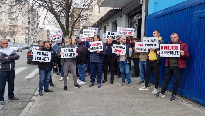Protestë për ujin në Shkodër/ 9 mijë banorë të Postribës duan zgjidhje