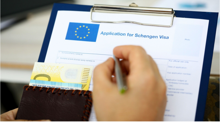 Qytetarët po ikin nga Kosova, mijëra aplikime për viza në shtetet e BE-së