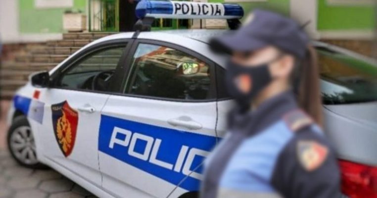 Si trafikoheshin makinat e vjedhura nga Kosova në Shqipëri, kush është policja që i kalonte në kufi