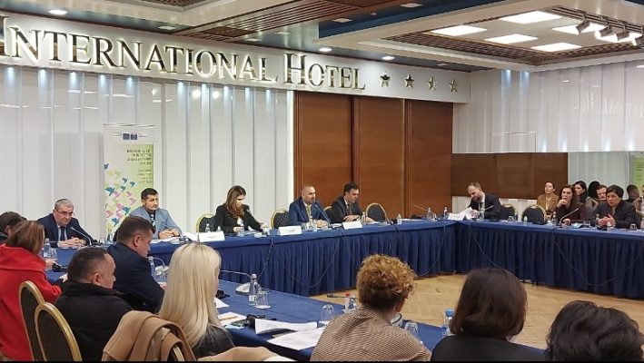 Prezantohet drafti i hartës së re gjyqësore/ Avokati Maks Haxhia: Nuk i zgjidh hallet e qytetarëve