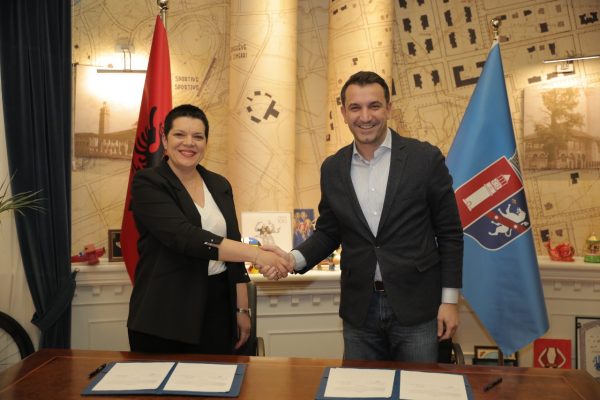 Marrëveshje bashkëpunimi me Fakultetin e Gjuhëve të Huaja, Veliaj: Mundësi integrimi për studentët